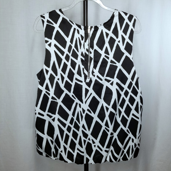 liz claiborne sleeveless bubble top